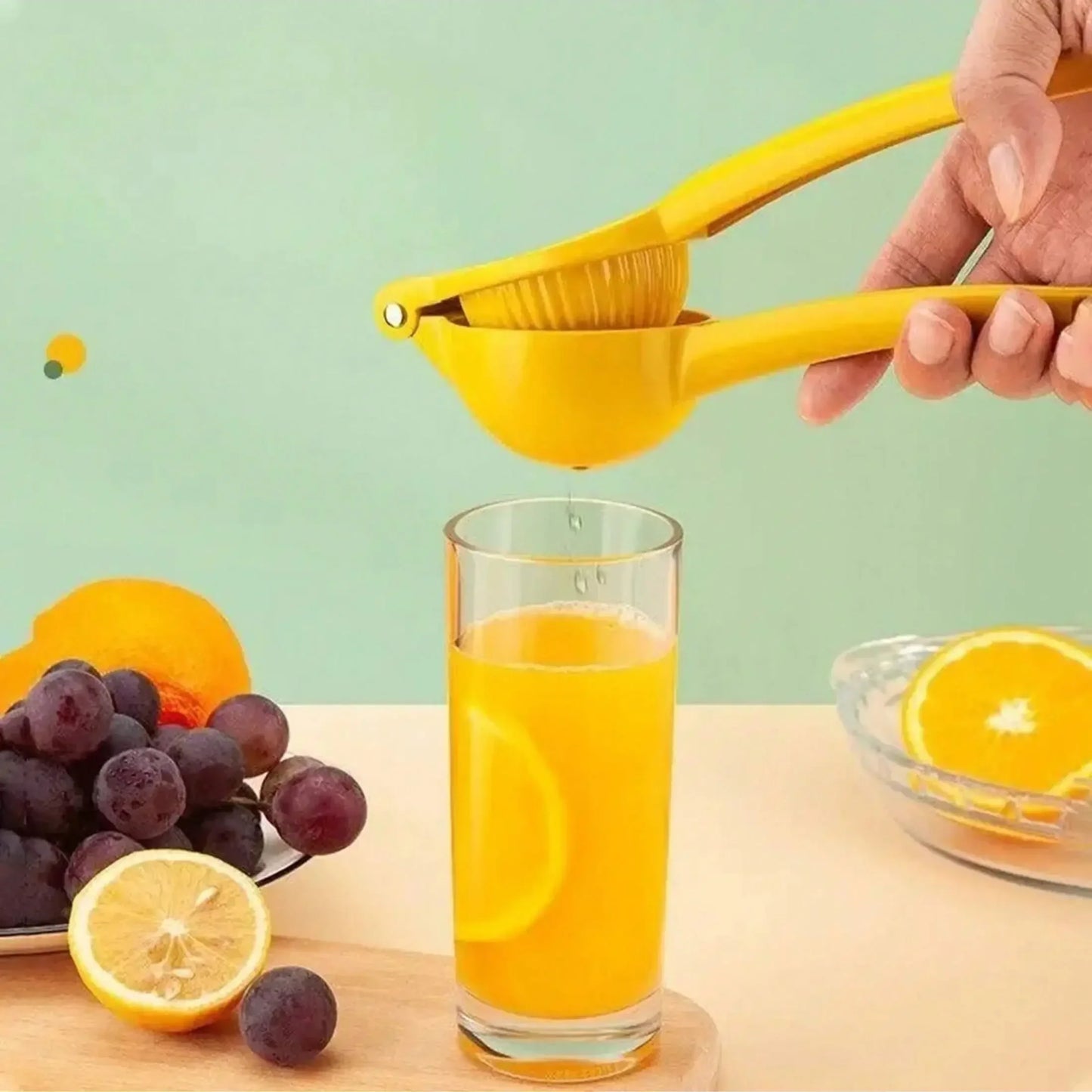 1pc, Multifunctional Citrus Juicer - Manual Hand Squeezer for Lemon, Orange, Grape - Kitchen Gadget for Easy Juicing