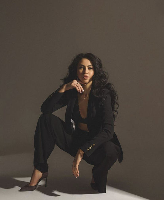 Amoré Silhouette Suit